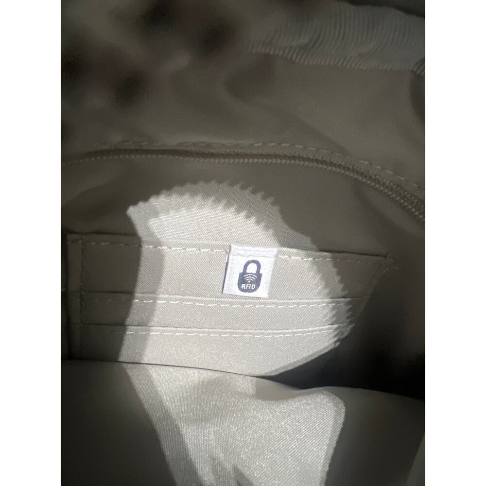 Baggallini Heather Gray Neoprene Sling RFID Crossbody Handsfree Backpack New - Picture 9 of 11